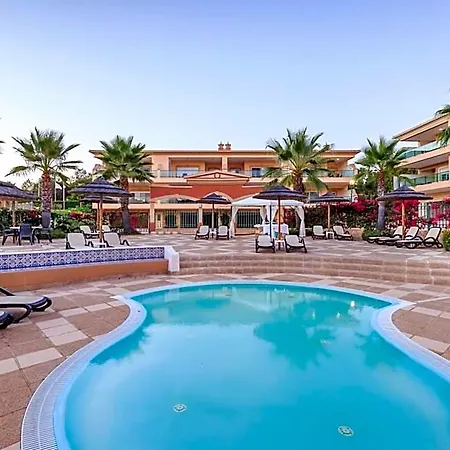 Lakeside Country Club - Turisticos 4*