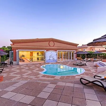 Lakeside Country Club - Turisticos فندق 4*